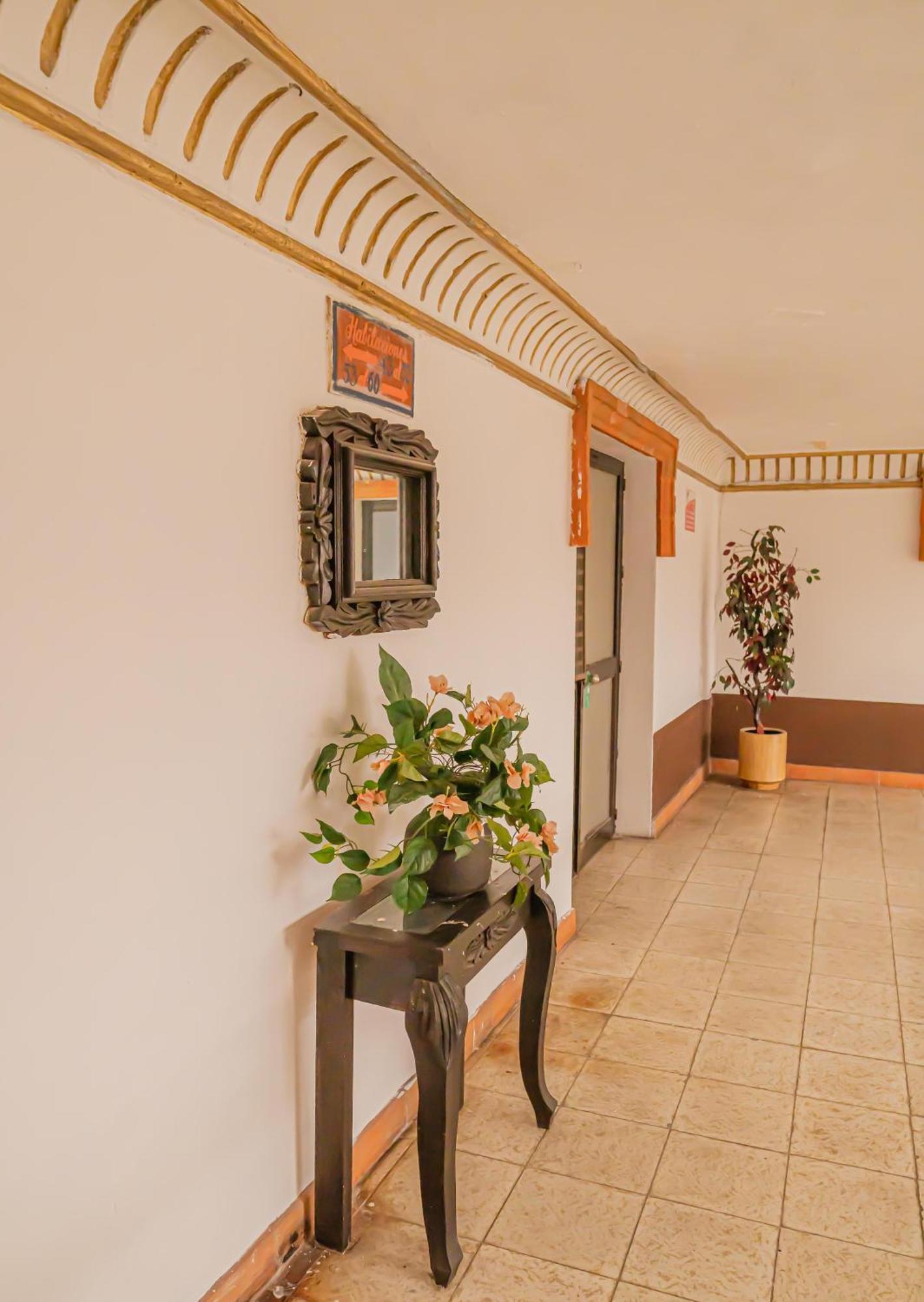 Hotel Zapotlan ชูดาดกุซมาน ภายนอก รูปภาพ