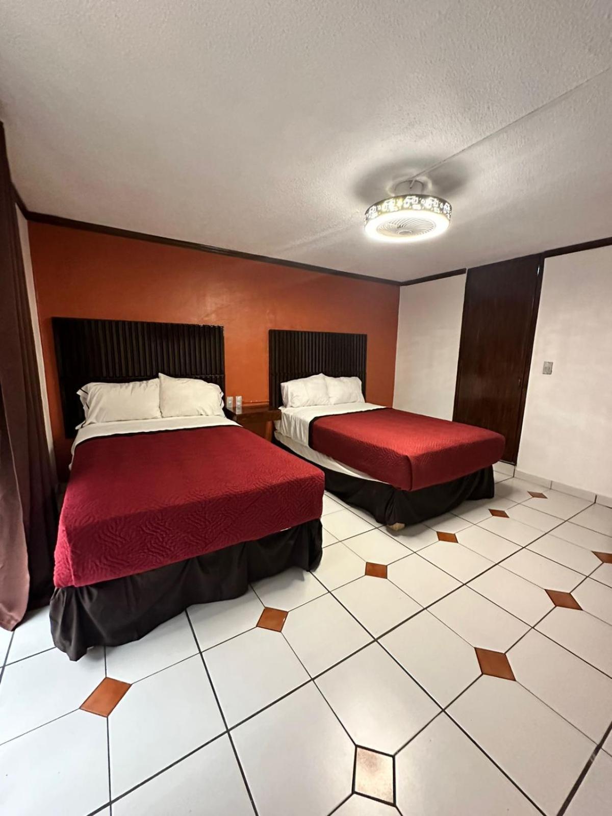 Hotel Zapotlan ชูดาดกุซมาน ภายนอก รูปภาพ