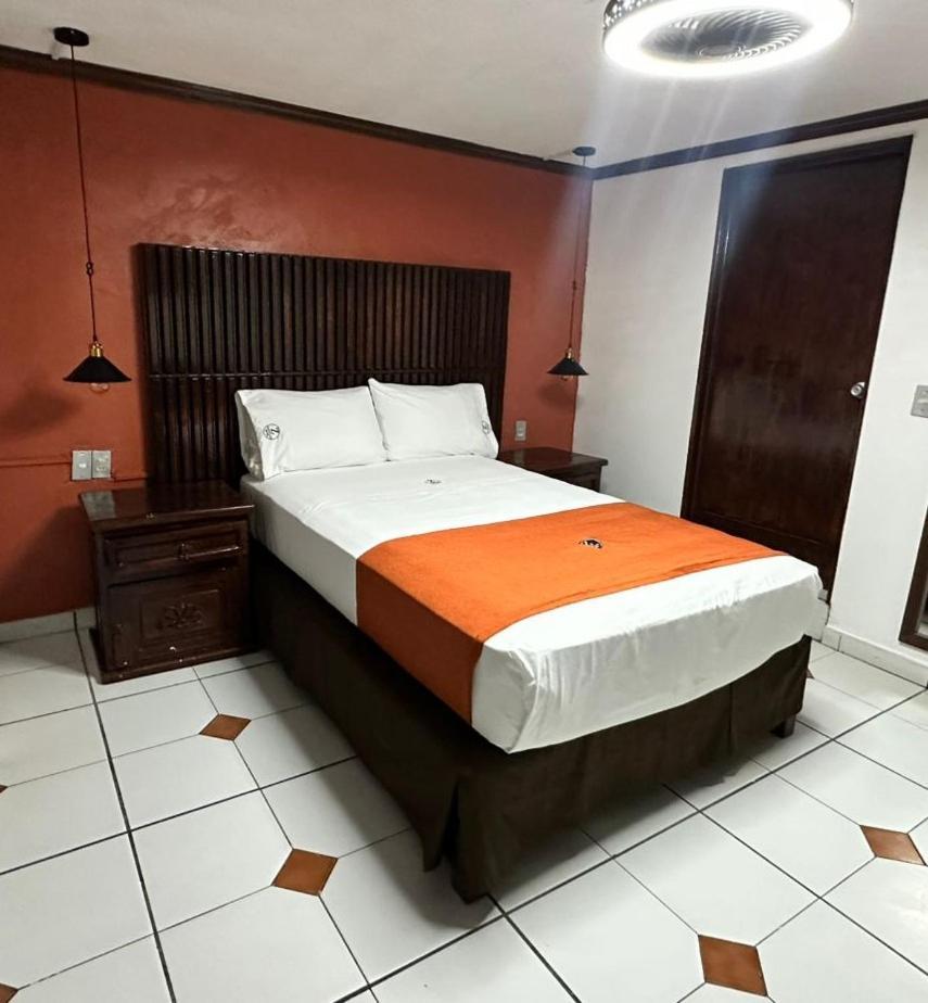 Hotel Zapotlan ชูดาดกุซมาน ภายนอก รูปภาพ